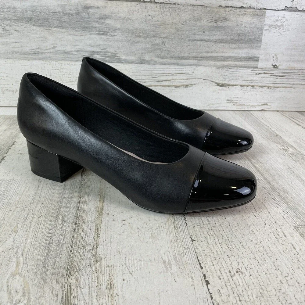 New- Clarks Marilyn Sara Black Pumps Cap Toe Size 10 (7126513) - Picture 2 of 8